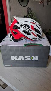 Casque de velo de route rouge et blanc - 1
