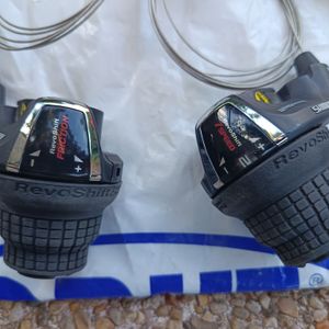 Manettes de frein neuves SHIMANO Revoshift 7 vites... - 1