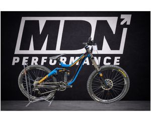 Giant Glory 2 - DH Taille S - 1