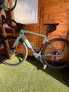 Vélo de route à assistance électrique  - 1
