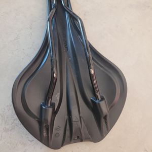 Selle liv comme neuf - 1