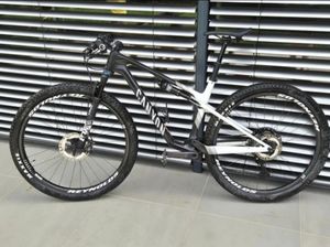 Canyon Lux World Cup. Size M.  - 1