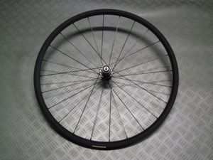 Paire de roues vélo fibre de carbone ultra légères... - 1