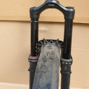 Fourche suspendue RockShox Lyric - 1