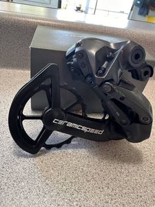 Shimano Ultegra Di2 RD-R8150 (IRDR8150A) - Dérailleur arrière 12 vitesses SHIMANO