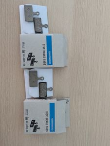 vends deux paire de plaquettes shimano - 1