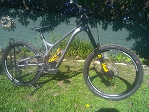 Vends VTT DH COMMENCAL 2021 - 1