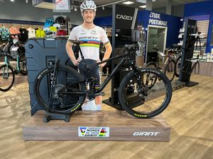 GIANT Anthem Advanced Pro 2022 - Sram AXS - 1