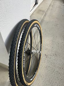 Paire de roues carbone à boyaux – Avant Oderen Rao... - 1