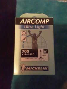 Chambre à air , aircomp ultra light michelin - 1