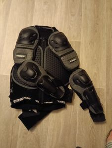PLASTRON VTT DE DESCENTE - 1