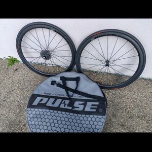 Paire de roue carbone pulse état neuf  - 1