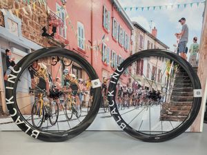 NEUF ! Paire de roues carbone Black Inc 48-58mm - 1