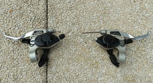leviers / manettes vtt SHIMANO 8V à GACHETTES   - 1