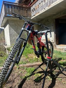 VTT DH Kona Operator CR M - 1