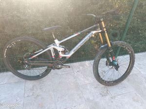 VTT DH Mondraker Summum RR - 1