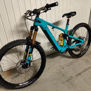 YETI 160E  - 1