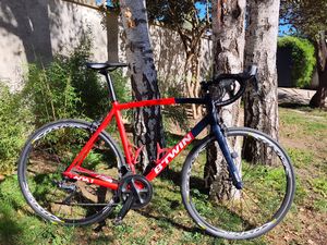 Velo de course decathlon btwin taille L - 1
