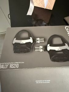 Vends pédales garmin  - 1