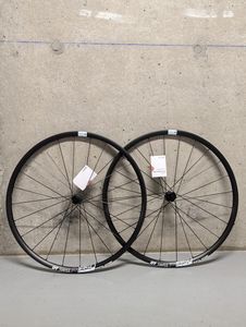 Paire DT SWISS P1850 Spline - NEUVE - 1