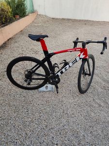 Trek Madone SLR 7 Disc Gen 6 — Ultegra Di2 11v — T... - 1