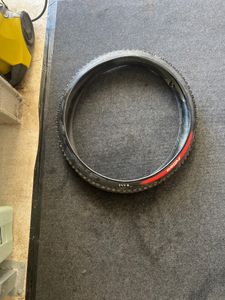 Pneu mostro  - 1