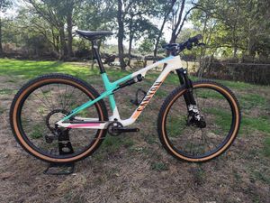 Canyon Lux cf7 - 1