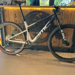 BMC FOURSTROKE THREE  - 1