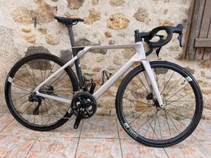 Vélo de route carbone – Shimano 105 Di2 – Roues DT... - 1
