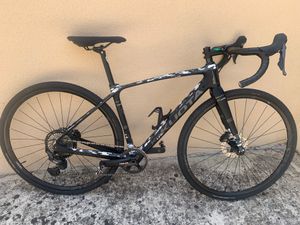 Vélo gravel carbone. - 1