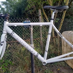 CADRE VELO DE ROUTE COURSE PEUGEOT  ALU - 1