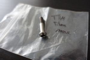 Vis THM Clavicula titane neuve - 1