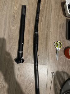 Tige de selle + cintre bontrager  - 1