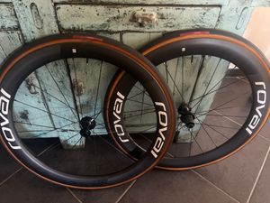 Roue pneu  - 1