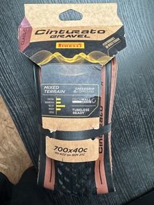 3 Pneus Gravel Pirelli Cinturato M - 1