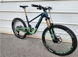 Rocky mountain Altitude Carbon 90 Rally Edition (2... - 1