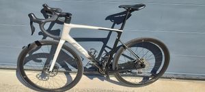 Vends vélo giant Defy 105 Di2 taille ML 2024 - 1