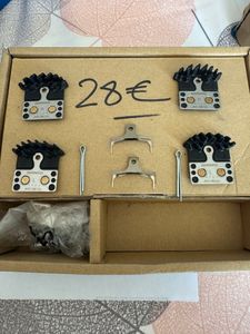 Plaquettes de frein Shimano J04c  - 1