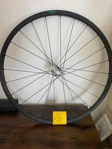 Roue AV Shimano grx 570 622x21 - 1