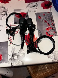 Leviers shimano 105 - 1