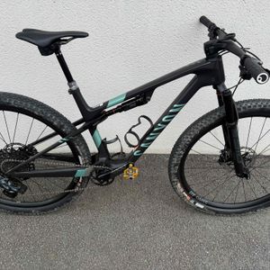 Canyon Lux World Cup CFR AXS + Selle telescopique ... - 1