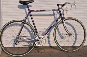 Lot De Vélos Vintage – Route, Ville, VTT Et Randonneur D'occasion