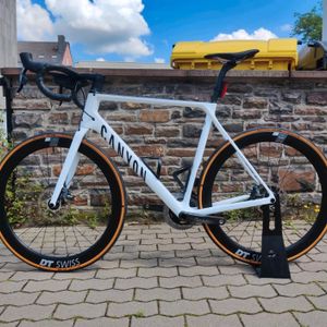 Canyon Ultimate CF SLX 8 eTap - 1