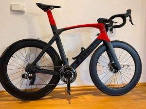 Trek Madone SLR9 - 1