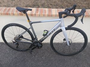 vélo route Giant neuf - 1