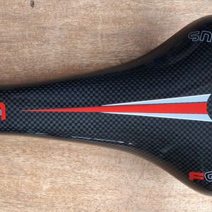 Selle Ferrus carbon monocoque 106g - 1