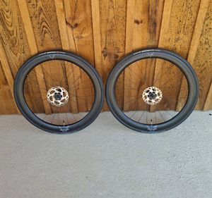 Roue vélo carbone neuve VELOMANN PLUTONIUM - 1