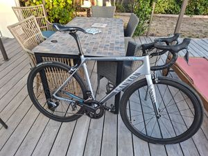 Canyon ultimate CF SL carbone avec jantes carbones - 1