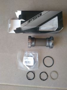 boitier pédalier fsa MegaExo BB8681 axe 24 mm péda... - 1