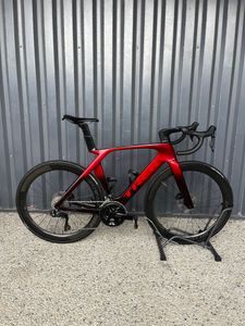 Trek Madone SLR 6 105 Di2 - 1
